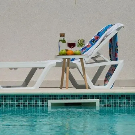 Luxus App Rubin Mit Traumblick Pool Balkon Lift * Μακάρσκα