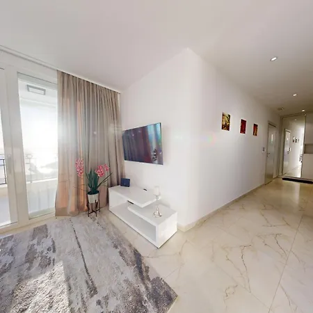 Luxus App Rubin Mit Traumblick Pool Balkon Lift Μακάρσκα