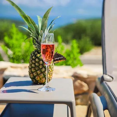 Luxus App Rubin Mit Traumblick Pool Balkon Lift Μακάρσκα